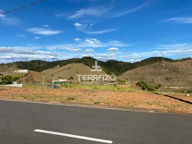 Terreno com 445m², à venda, no bairro Casa de Pedra em Volta Redonda
