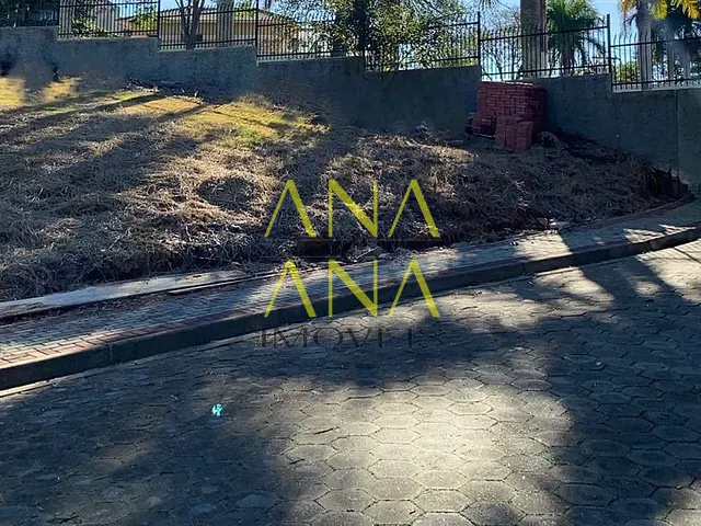 Terreno com 900m², à venda, no bairro Spazio Bela Vista em Bragança Paulista