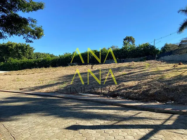 Terreno com 900m², à venda, no bairro Spazio Bela Vista em Bragança Paulista