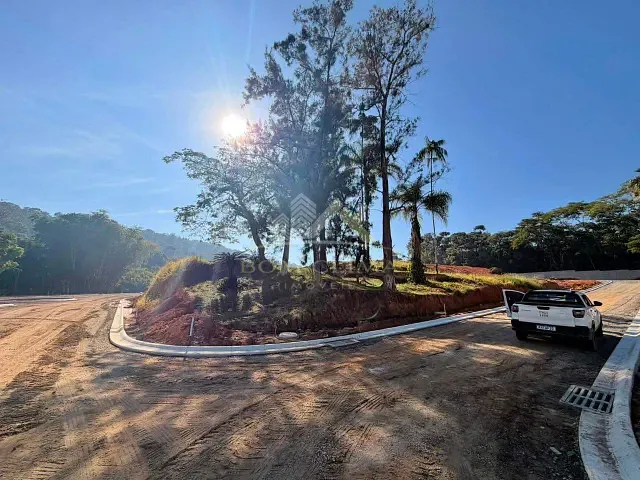 Terreno com 329m², à venda, no bairro Vivendas da Serra em Juiz de Fora