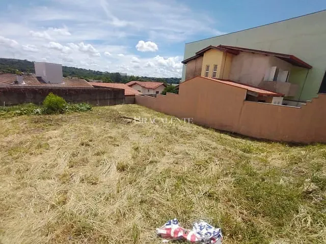Terreno com 300m², à venda, no bairro Vila Nova Valinhos em Valinhos