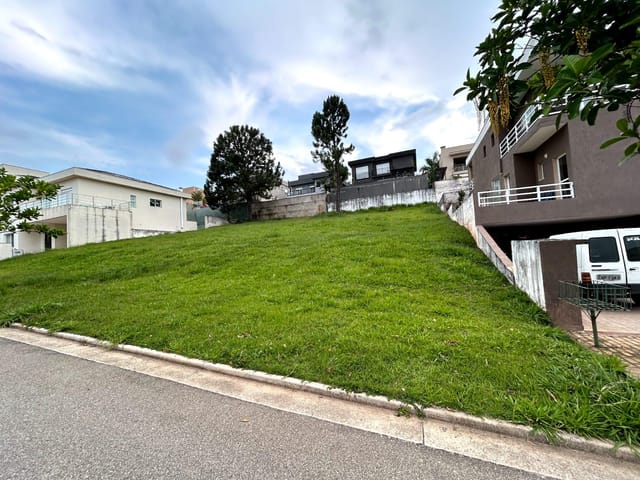 Terreno com 450m², à venda, no bairro Alphaville em Santana de Parnaíba