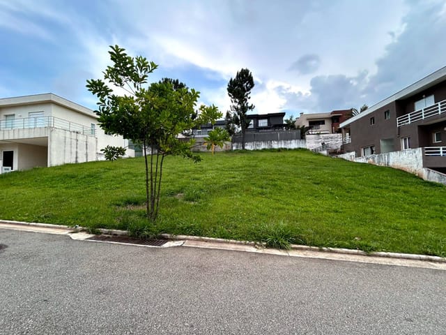 Terreno com 450m², à venda, no bairro Alphaville em Santana de Parnaíba