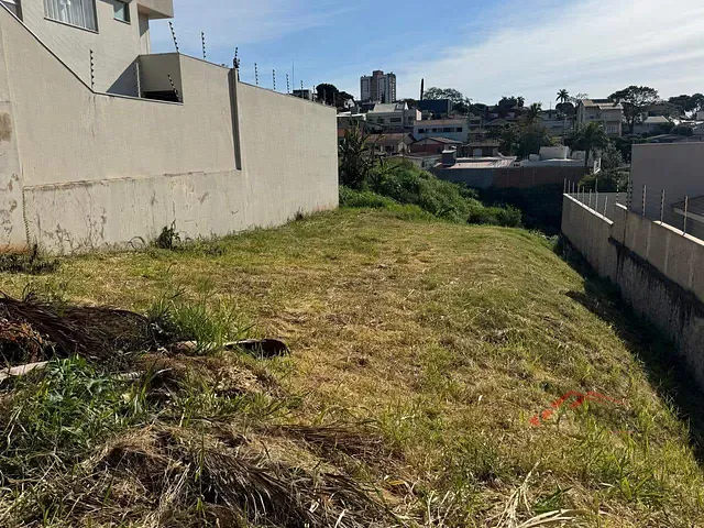 Terreno com 490m², à venda, no bairro Vila Social em Apucarana