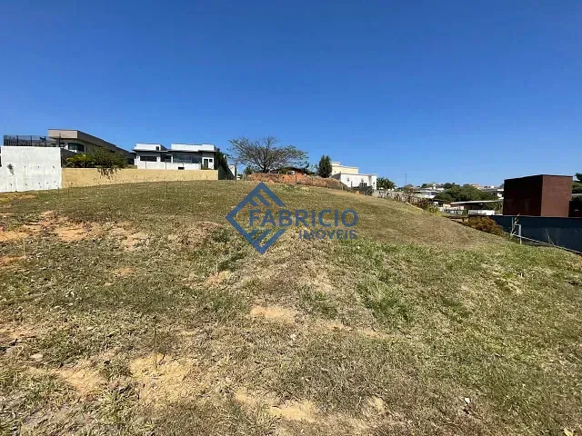 Terreno com 940m², à venda, no bairro Condomínio Santa Teresa em Vinhedo