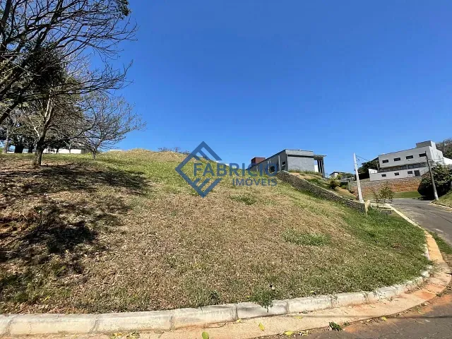 Terreno com 940m², à venda, no bairro Condomínio Santa Teresa em Vinhedo