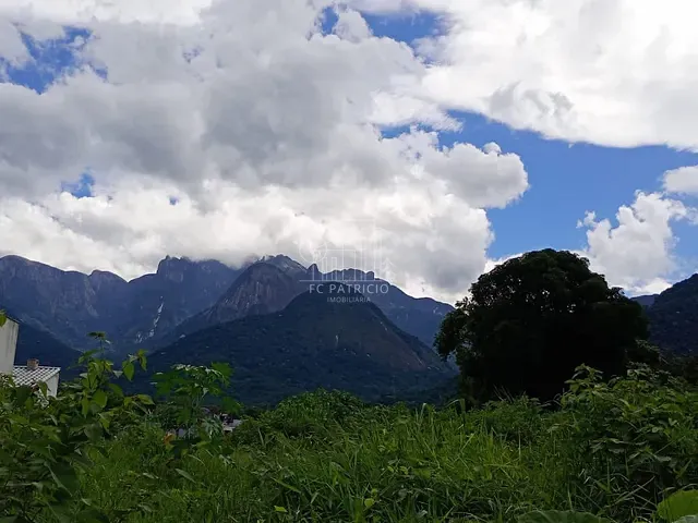 Terreno com 411m², à venda, no bairro Cotia em Guapimirim