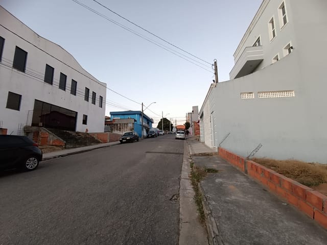 Terreno com 322m², à venda, no bairro CENTRO em SALTO DE PIRAPORA