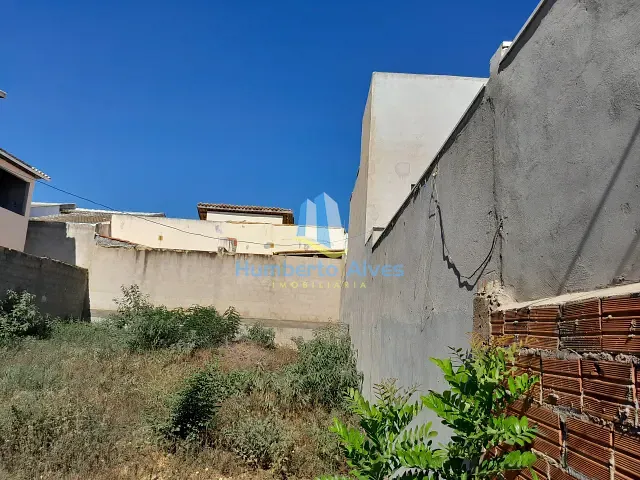 Terreno com 200m², à venda, no bairro Felícia em Vitória da Conquista