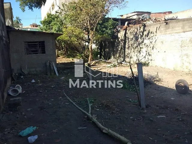 Terreno com 250m², à venda, no bairro Jardim Irapiranga em São Paulo
