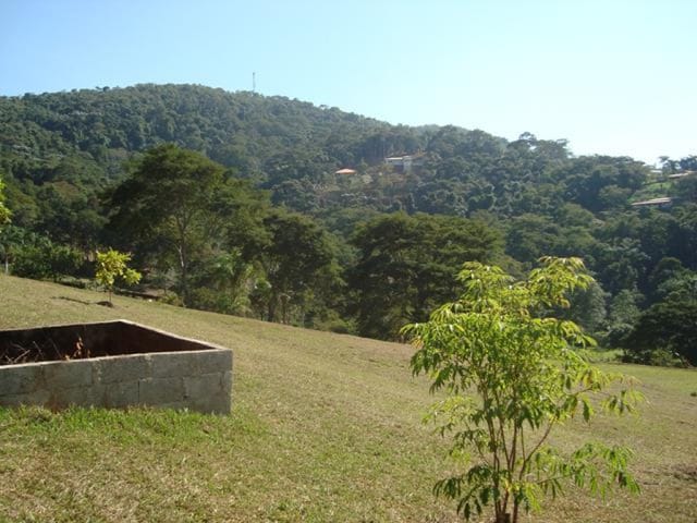 Terreno à venda, no bairro Centro em Simão Pereira