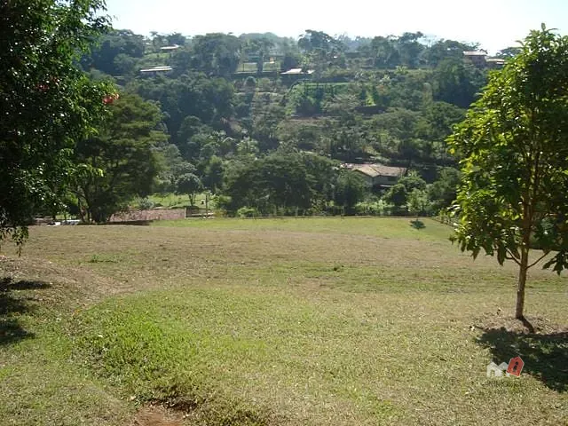 Terreno à venda, no bairro Centro em Simão Pereira