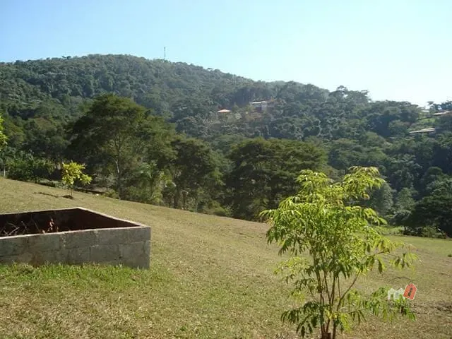 Terreno à venda, no bairro Centro em Simão Pereira