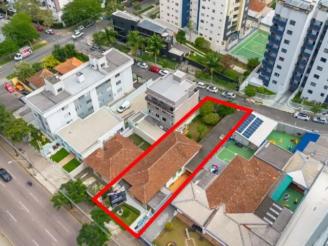 Terreno à venda, no bairro Vila Izabel em Curitiba