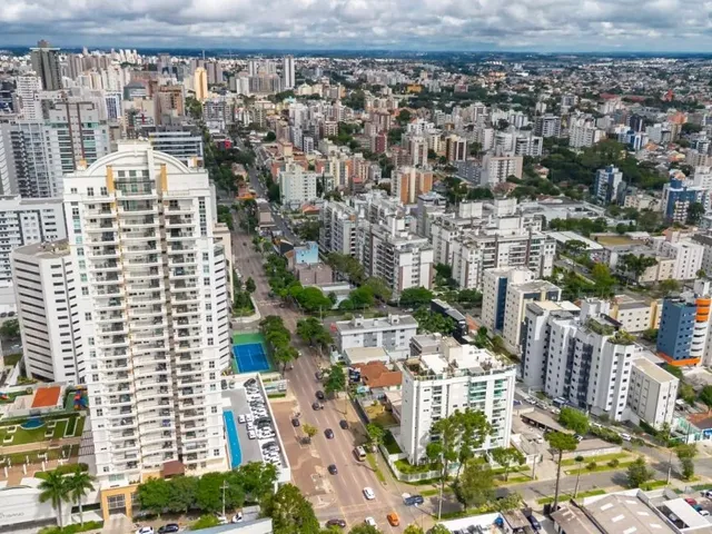 Terreno à venda, no bairro Vila Izabel em Curitiba