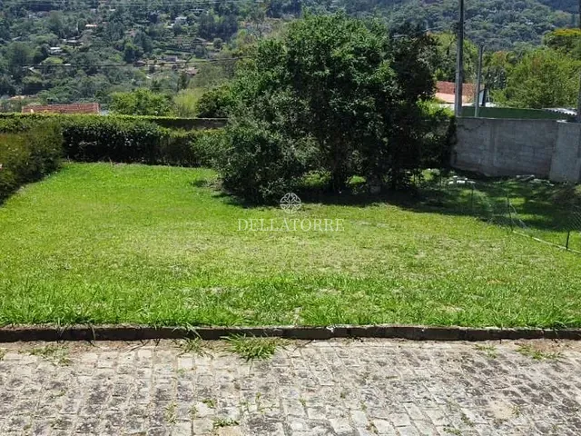 Terreno com 247m², à venda, no bairro Parque do Imbui em Teresópolis