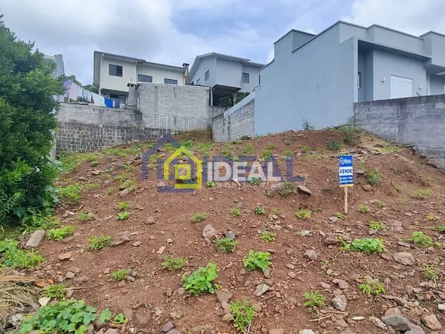 Terreno com 240m², à venda, no bairro Gruta em Concórdia