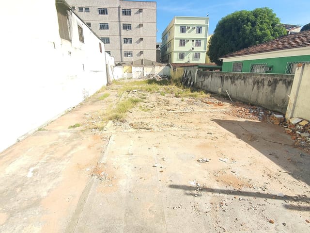 Terreno com 480m², à venda, no bairro Vila Valqueire em Rio de Janeiro