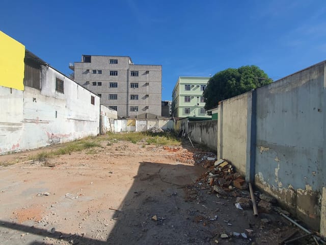 Terreno com 480m², à venda, no bairro Vila Valqueire em Rio de Janeiro