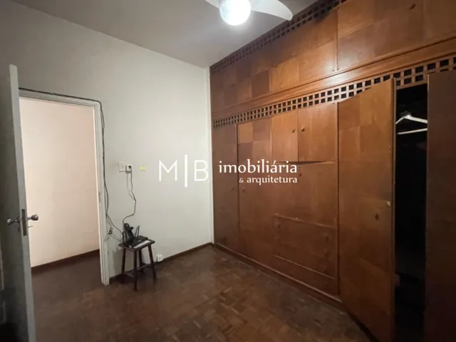 Casa com 1100m² 4 quartos e 2 banheiros, à venda, no bairro CENTRO em CATAGUASES