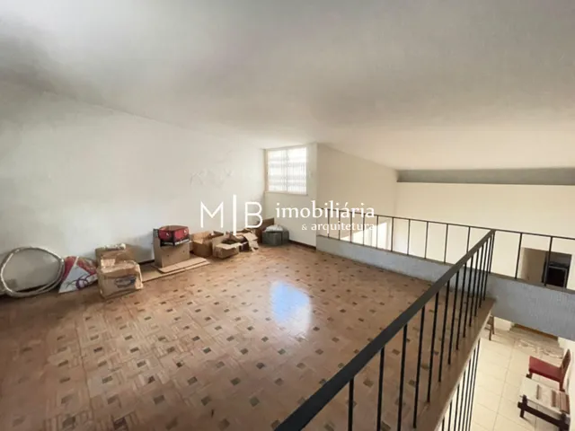 Casa com 1100m² 4 quartos e 2 banheiros, à venda, no bairro CENTRO em CATAGUASES