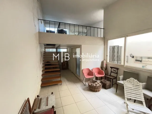 Casa com 1100m² 4 quartos e 2 banheiros, à venda, no bairro CENTRO em CATAGUASES