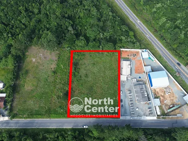 Terreno com 5138m², à venda, no bairro Pinheiros em Balneário Barra do Sul