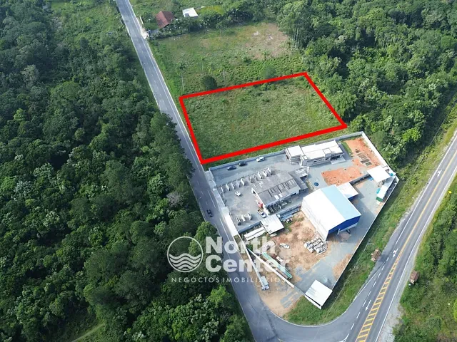 Terreno com 5138m², à venda, no bairro Pinheiros em Balneário Barra do Sul