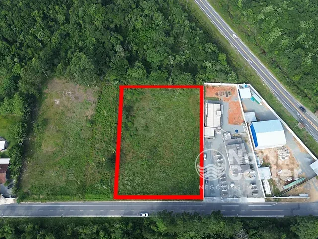 Terreno com 5138m², à venda, no bairro Pinheiros em Balneário Barra do Sul
