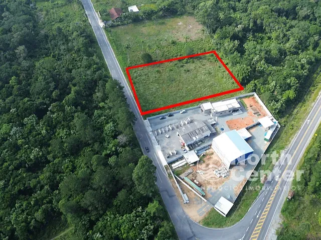 Terreno com 5138m², à venda, no bairro Pinheiros em Balneário Barra do Sul