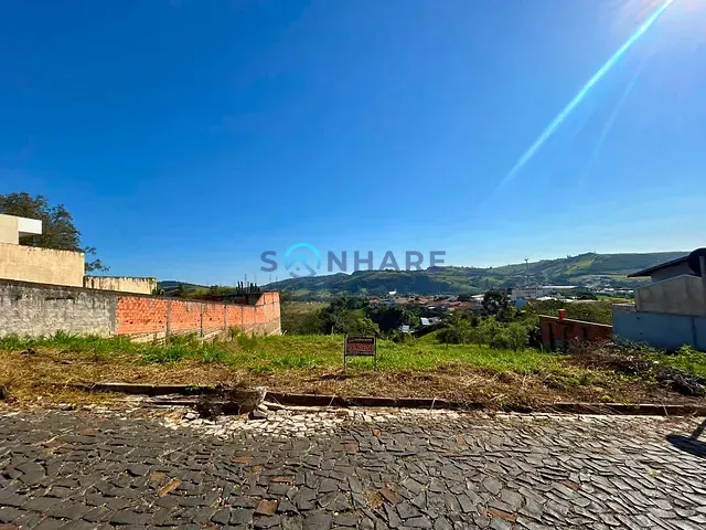 Terreno com 375m², à venda, no bairro Residencial Alvorada em Tomazina