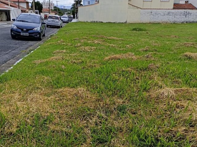 Terreno com 698m², à venda, no bairro Vila São Geraldo em Taubaté