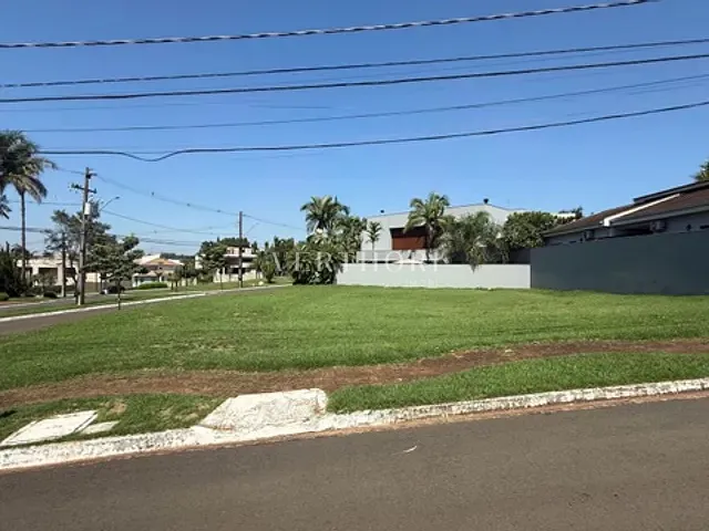 Terreno com 710m², à venda, no bairro Esperança em Londrina