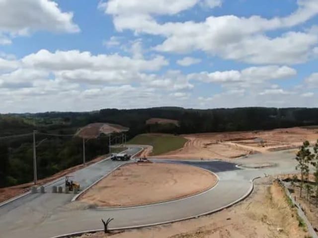Terreno com 707m², à venda, no bairro Rondoninha em Campo Largo