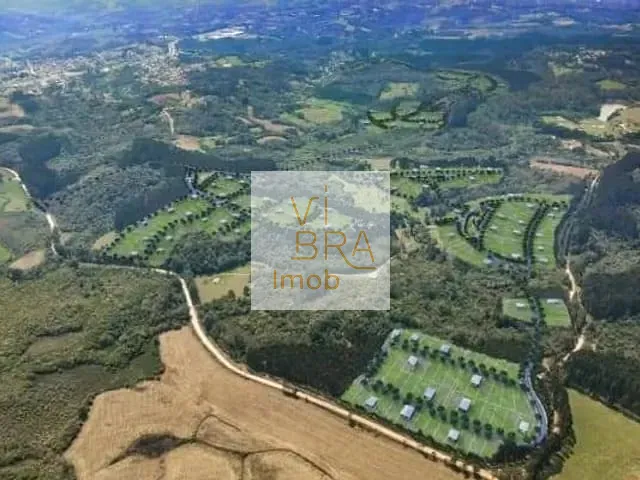 Terreno com 707m², à venda, no bairro Rondoninha em Campo Largo