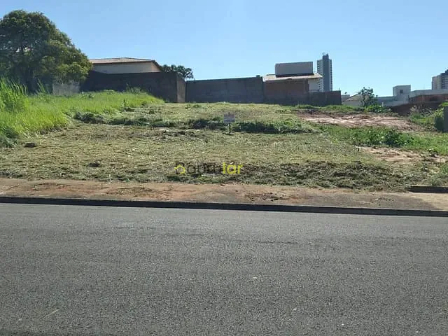 Terreno com 484m², à venda, no bairro Jardim Aeroporto em Bauru