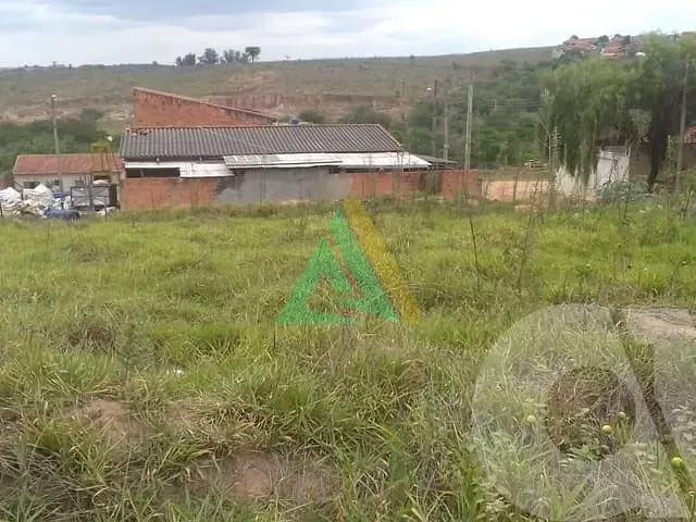 Terreno com 308m², à venda, no bairro Parque das Laranjeiras em Mogi Mirim