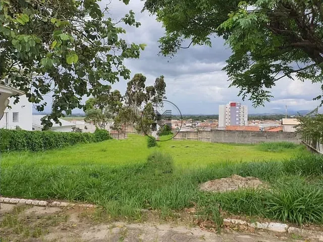 Terreno com 950m², à venda, no bairro Jardim Panorama II em Guaratinguetá