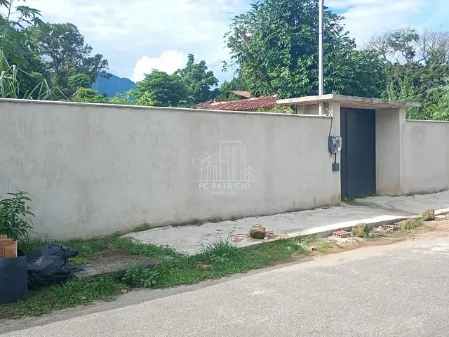 Terreno com 1000m², à venda, no bairro Centro em Guapimirim