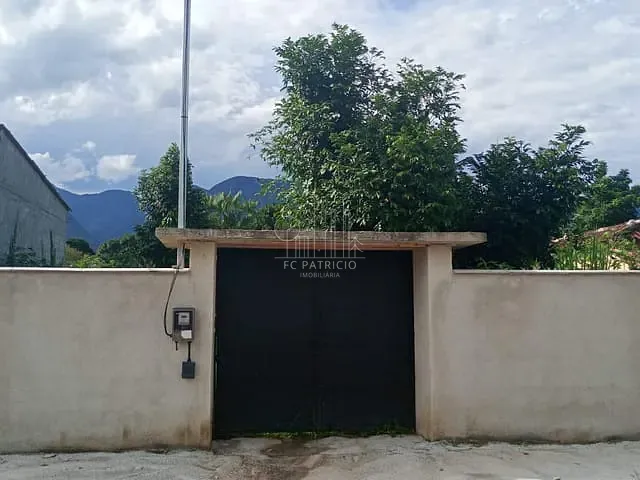 Terreno com 1000m², à venda, no bairro Centro em Guapimirim