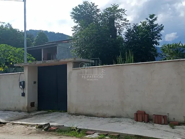Terreno com 1000m², à venda, no bairro Centro em Guapimirim