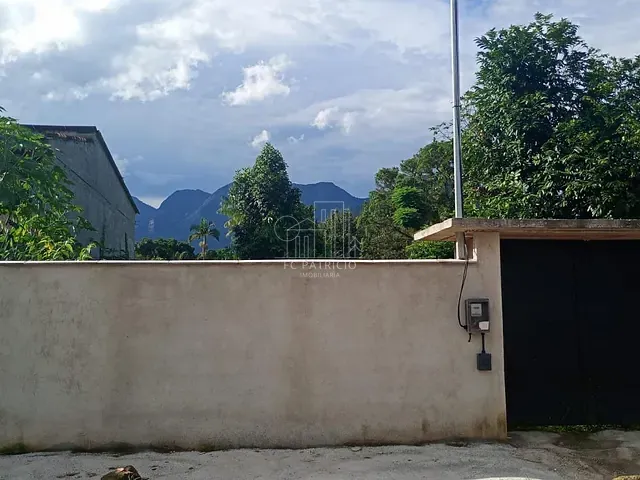 Terreno com 1000m², à venda, no bairro Centro em Guapimirim