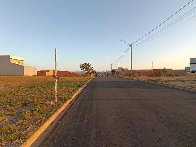 Terreno com 250m², à venda, no bairro Jardim São Lucas em SALTO DE PIRAPORA