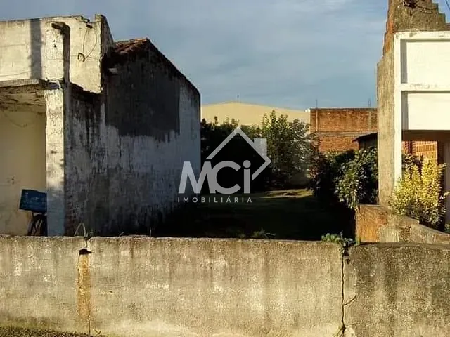 Terreno com 370m², à venda, no bairro Areal em Pelotas
