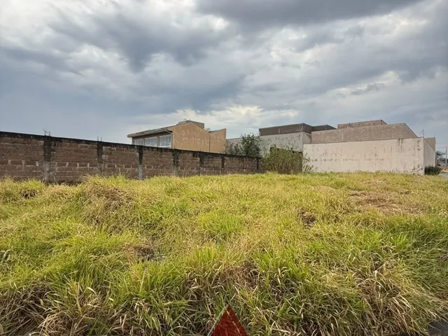 Terreno com 233m², à venda, no bairro Esplanada Primo Meneghetti II em Franca