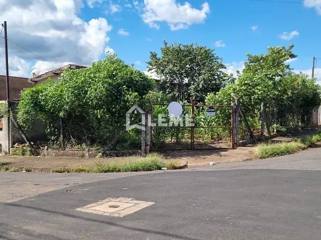 Terreno com 190m², à venda, no bairro Jardim São Francisco em Mococa