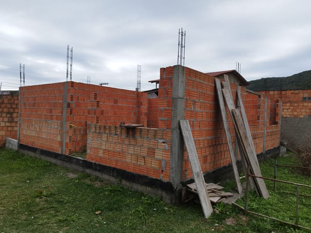 Terreno com 405m², à venda, no bairro Enseada do Brito (Ens Brito) em Palhoça