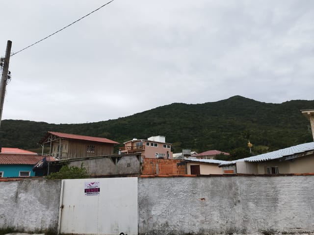 Terreno com 405m², à venda, no bairro Enseada do Brito (Ens Brito) em Palhoça