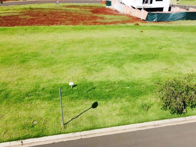 Terreno com 379m², à venda, no bairro Vila Salomé em Cambé