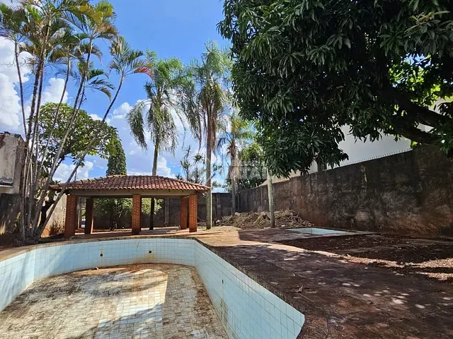 Terreno com 450m², à venda, no bairro Nossa Senhora de Lourdes em Londrina
